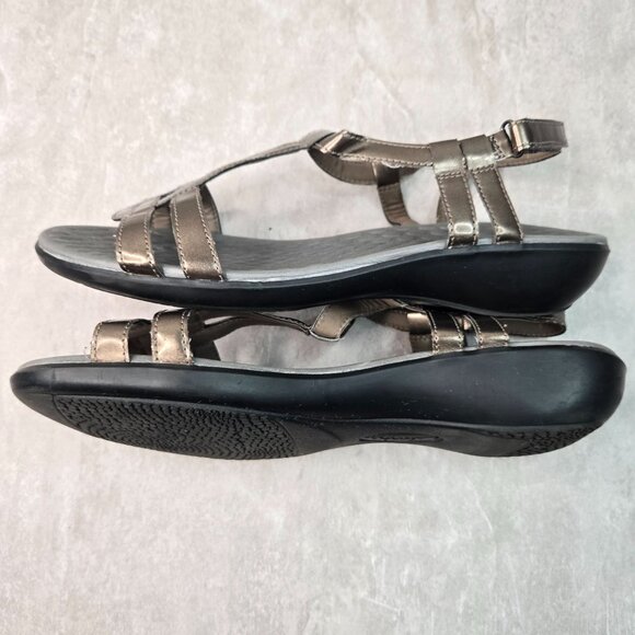 Clarks Open Toe T Strap Sandals Sz 11 Bronze Flat Casual Walking Strappy Comfort - Picture 6 of 13